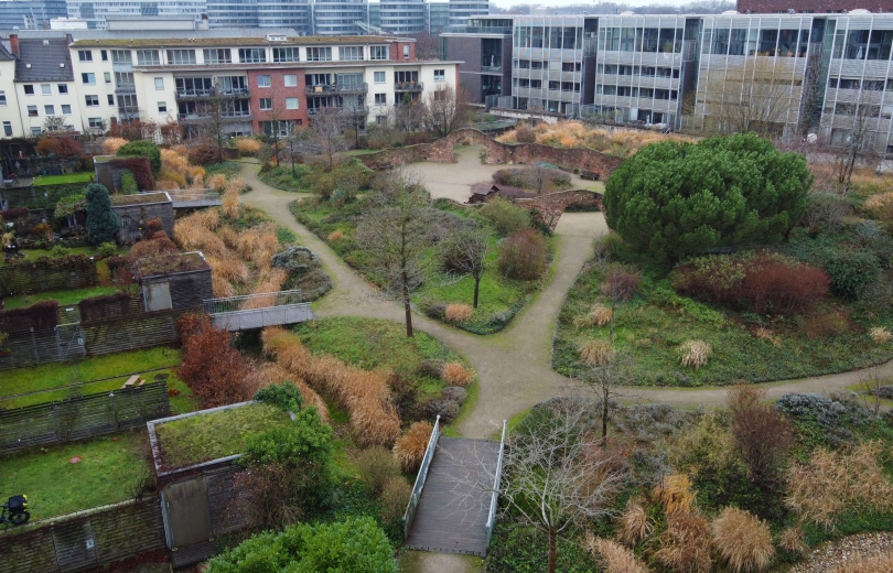 Wohnen wie im Urlaub: Exklusive Eigentumswohnung in traumhafter Park-Anlage im Herzen des Duisburger Innenhafens