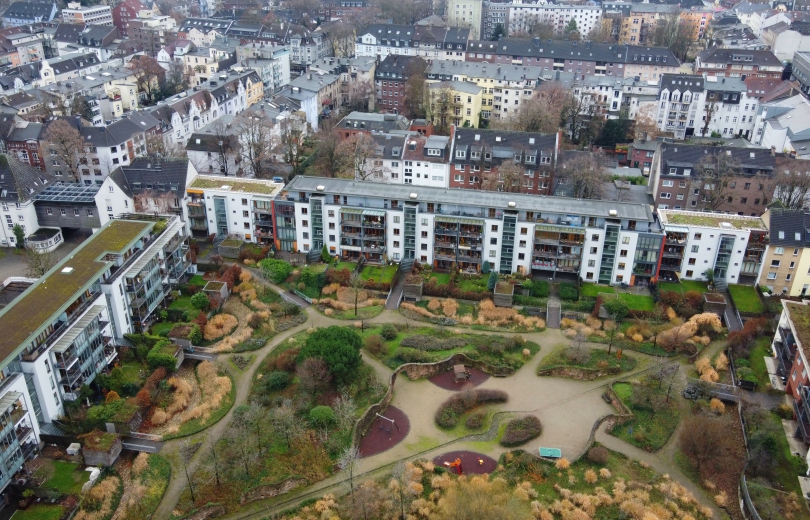 Wohnen wie im Urlaub: Exklusive Eigentumswohnung in traumhafter Park-Anlage im Herzen des Duisburger Innenhafens